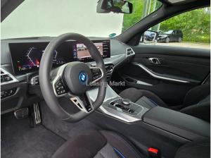 BMW 330 330e Touring Automatic Navi Tempom.aktiv Bluetooth PDC MP3 Schn.