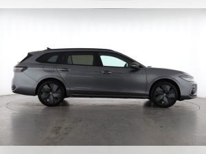 Volkswagen Passat 2.0 TDI DSG 4MOTION - R-Line BlackStyle-Pano-DiscoverPro-HarmanKardon-Standheizung