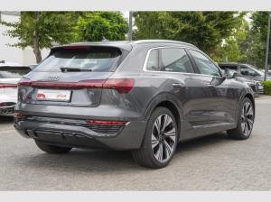 Audi Q8 e-tron 55 S line/Matrix/HuD/22KW/360°/ACC/22Zoll