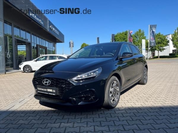 Hyundai i30 LED Kamera Digitales Cockpit PDCv+h NAV