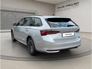 Skoda Octavia SOFORT VERFÜGBAR!Combi Tour Navi AHK ACC HUD PDC eHeck