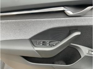 Skoda Octavia SOFORT VERFÜGBAR!Combi Tour Navi AHK ACC HUD PDC eHeck