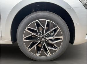 Skoda Octavia SOFORT VERFÜGBAR!Combi Tour Navi AHK ACC HUD PDC eHeck