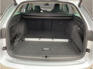 Skoda Octavia SOFORT VERFÜGBAR!Combi Tour Navi AHK ACC HUD PDC eHeck