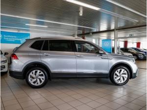 Volkswagen Tiguan Allspace 1,5 TSI DSG Life AHK ACC NaviMedia 7-Sitzer