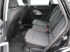 Audi Q3 40 TFSI quattro S-tronic / MMI-Navi plus, RFK