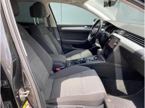 Volkswagen Passat Variant 2.0 TDI DSG 4Motion AHK NAVI RFK
