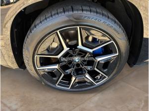 BMW XM 4.4 M Drivers Package / Bowers & Wilkins /