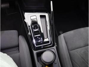 Volkswagen Golf VIII Style 2.0TSI DSG/ Navi, App, LED+, ACC