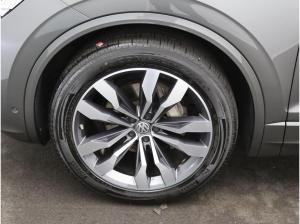 Volkswagen Touareg R-Line 3.0TDI 4M DSG / Matrix, Pano, AHK