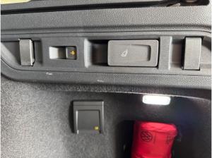 Volkswagen Passat Variant 2.0 TDI R-LINE 4M NAVI*360°KAM*AHK*MATRIX