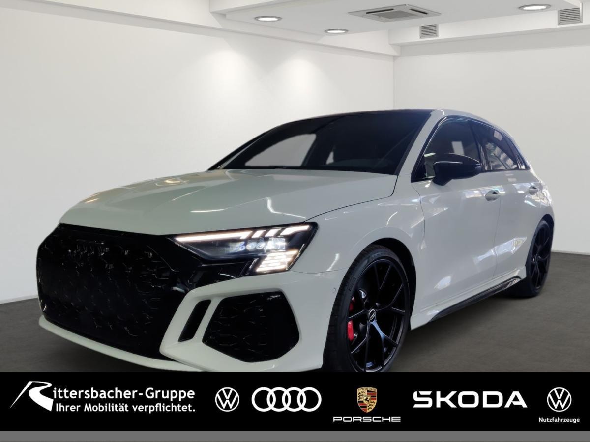 Audi RS3 Sportback - Matrix LED Pano B&O RS Sportabgasanl Dachk.spoiler carbon