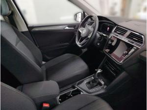 Volkswagen Tiguan Allspace 2.0 TDI DSG Life 7Sitze Navi LED DAB+