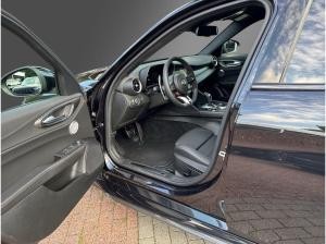 Alfa Romeo Giulia Quadrifoglio 2.9 V6 Bi-Turbo - Akrapovic