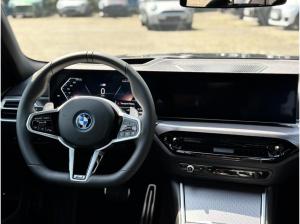 BMW 330 330e Limousine M Sportpaket DAB LED RFK Shz PDC