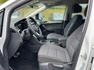 Volkswagen Touran Move 1.5 TSI DSG / 7-Sitze, LED, AHK, RFK