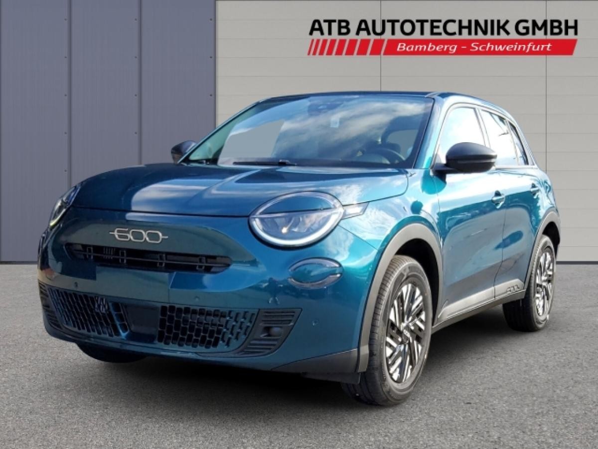 Fiat 600 Special Edition WEIHNACHTSSONDERANGEBOT CarPlay Klima  PDC SHZ LED