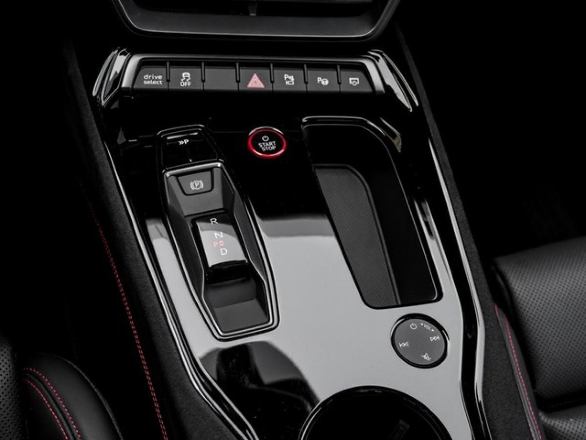 Audi RS e-tron GT performance quattro CARBONDACH LM21