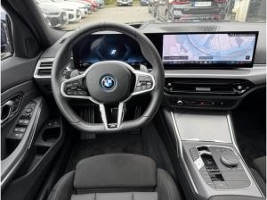 BMW 330 e xDrive Touring M Sport PRO //AHK FACELIFT