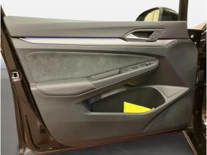 Volkswagen Golf VIII Lim. 1.5 eTSI Style / SOFORT VERFÜGBAR !