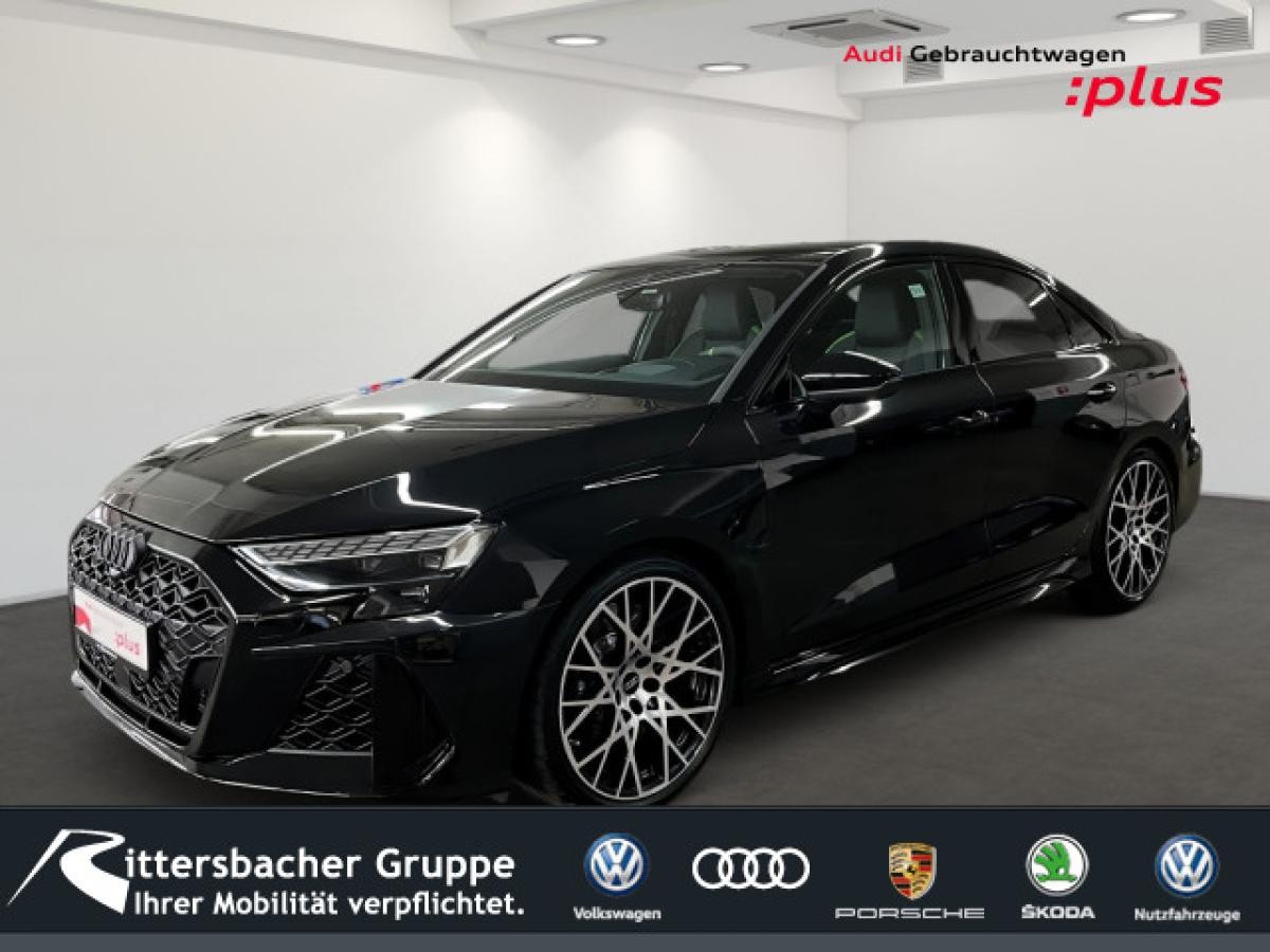 Audi RS3 RS 3 Limousine RS-Sportabgasanlage PANO 280km/h Matrix