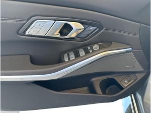 BMW M3 Competition M xDrive Touring Carbon Schalensitze uvm.