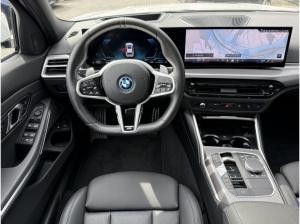 BMW 330 e xDrive Touring M Sportpaket //Pano FACELIFT