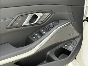 BMW 330 e xDrive Touring M Sportpaket //Pano FACELIFT