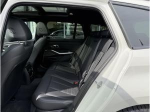 BMW 330 e xDrive Touring M Sportpaket //Pano FACELIFT