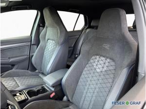 Volkswagen Golf VIII R-Line 1.5 eTSI DSG