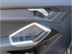 Audi Q3 S line 35TFSI Stro Navi LED AHK Optik Schwarz // SOFORT VERFÜGBAR!!!