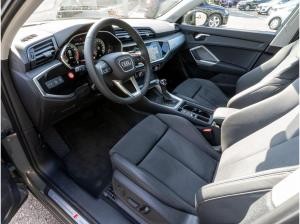 Audi Q3 S line 35TFSI Stro Navi LED AHK Optik Schwarz // SOFORT VERFÜGBAR!!!
