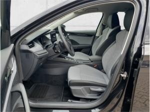 Skoda Octavia Combi Selection 2.0 TDI HUD Navi 360 Kamera LED