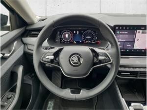 Skoda Octavia Combi Selection 2.0 TDI HUD Navi 360 Kamera LED