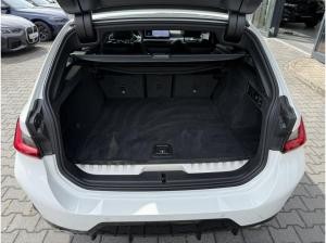 BMW 330 e xDrive Touring M Sportpaket //Pano FACELIFT