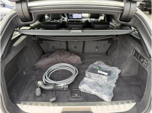 BMW 330 e xDrive Touring M Sportpaket //Pano FACELIFT