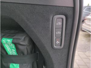 Volvo XC90 T8 PHEV Ultra Dark Matrix AHK