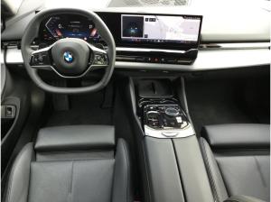 BMW 520 520d Touring AHK+KAMERA+ESITZE+LED+LM18
