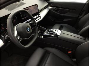 BMW 520 520d Touring AHK+KAMERA+ESITZE+LED+LM18