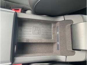 Audi A6 Limousine advanced 40 TDI quattro / Matrix