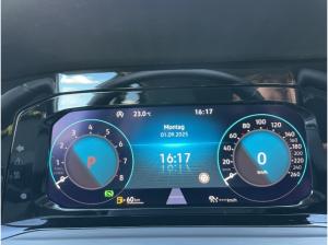 Volkswagen Golf VIII Style 1.5 eTSI DSG,ACC,HUD,IQ.LIGHT,SHZ