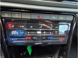 Volkswagen T-Roc R-Line DSG AHK-abnehmbar Navi Leder digitales Cockpit LED ACC Apple CarPlay