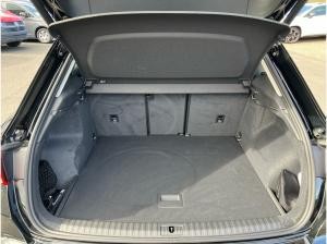 Audi Q3 40 TDI quattro S-tronic / MMI-Navi plus, RFK