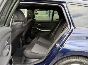 BMW 330 e xDrive Touring M Sport PRO //AHK FACELIFT