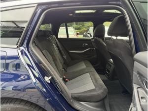 BMW 330 e xDrive Touring M Sport PRO //AHK FACELIFT