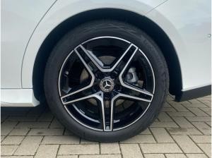 Mercedes-Benz CLA 180 SB AMG Line Night Panorama Standheizung