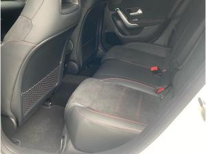Mercedes-Benz CLA 180 SB AMG Line Night Panorama Standheizung