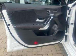 Mercedes-Benz CLA 180 SB AMG Line Night Panorama Standheizung