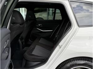 BMW 330 e xDrive Touring M Sportpaket /AHK FACELIFT