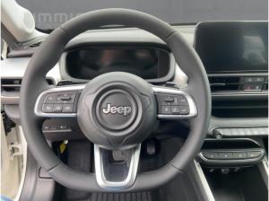 Jeep Avenger Altitude e-Hybrid mit Allwetterreifen&Winterpaket